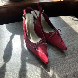 Predictions Y2K Red Suede Pointed-Toe Slingback kitty Heels with Bow